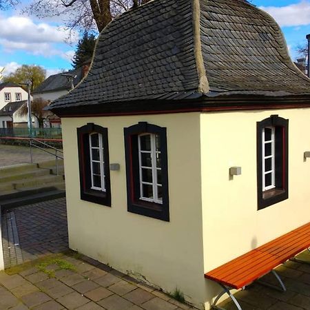 Pearl Studio Apart - King Bed - Netflix - Projector - Fast Wi-Fi Trier Bagian luar foto