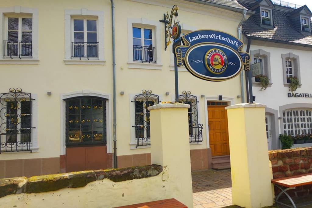 Pearl Studio Apart - King Bed - Netflix - Projector - Fast Wi-Fi Trier Bagian luar foto