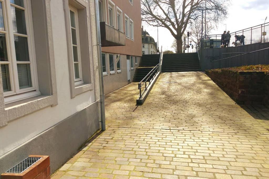 Pearl Studio Apart - King Bed - Netflix - Projector - Fast Wi-Fi Trier Bagian luar foto
